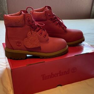 Timberland premium 6 inch lace, waterproof bright pink new buck size 1.5 medium!